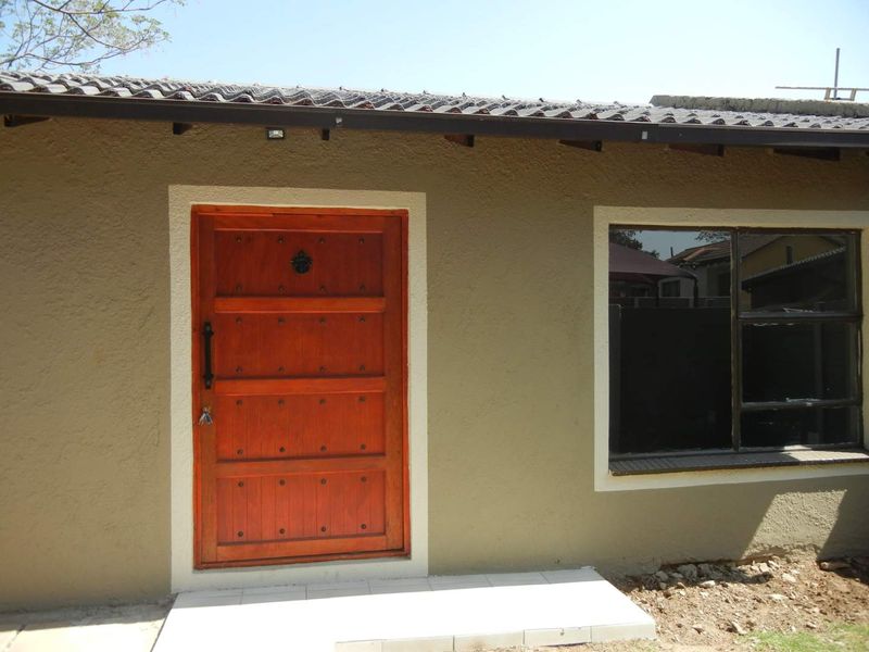 Two bedroom Cottage in Brackendowns - No Pets allowed - Photo 2