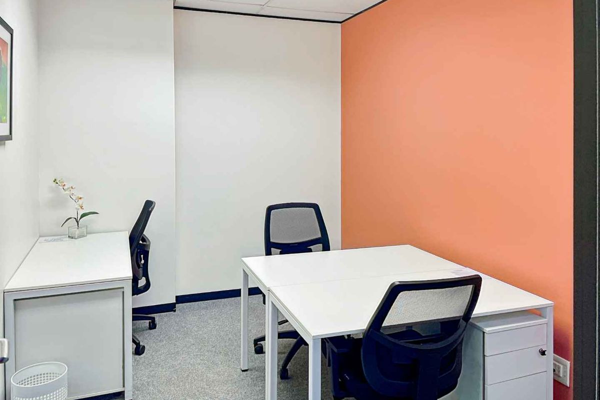 Tailor-made dream offices for 3 persons in Spaces Byls Bridge - Photo 3
