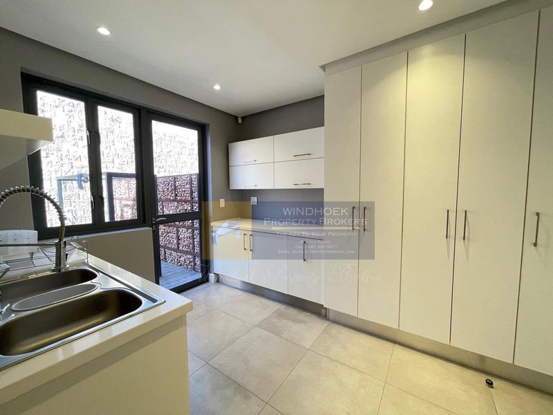 Upmarket FULLY FURNISH villa to Rent - Photo 3