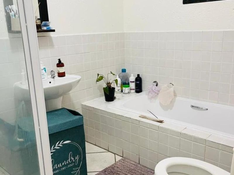 1 Bedroom Apartment for Sale - Photo 6