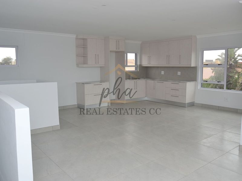 Property that seamlessly blends comfort - Photo 10