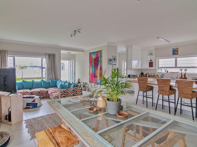 Dunes, Swakopmund:  3 Bedroom home in a VERY GOOD POSITION is for sale - Photo 6