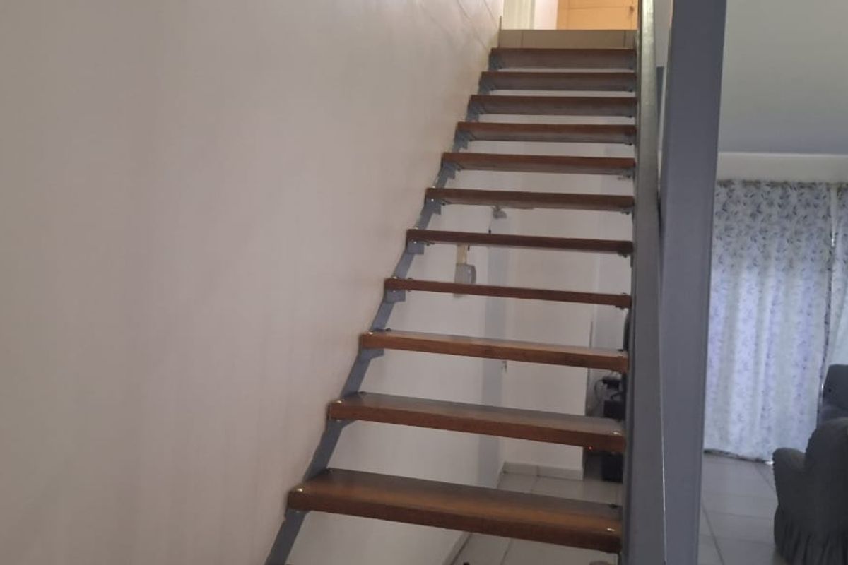 Discover Comfort & Style: RockyCrest Townhouse! for sale - Photo 2