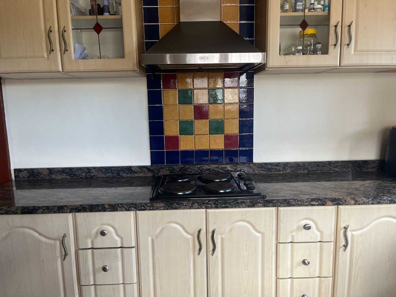 Massive Family 4 bedroom  home at Queensburgh , Pinetown - Photo 8