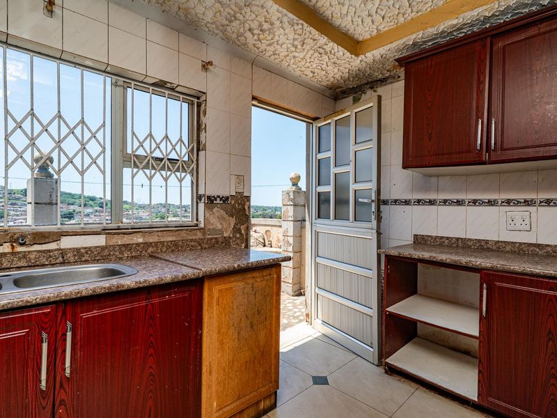 Beautiful 3-Bedroom Family Home for Sale - Photo 8