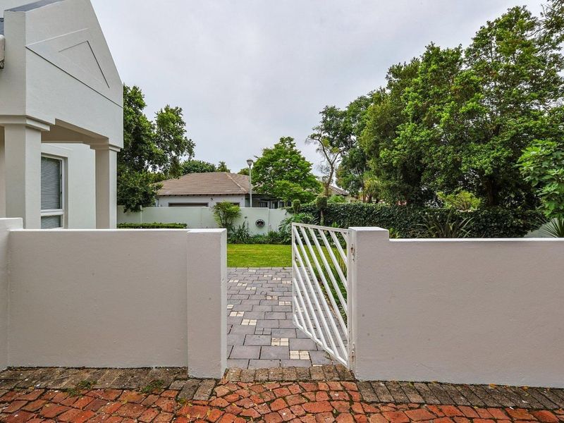 Elegant Furnished Family Home to Rent in Silver Lakes Golf Estate - Photo 3