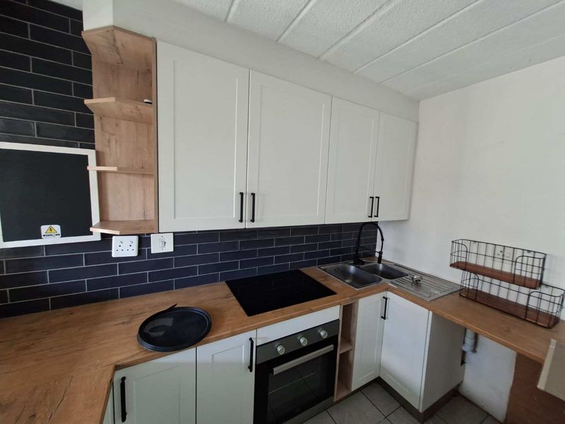 Stylish 1-Bedroom Apartment in the Heart of Morningside - Photo 6