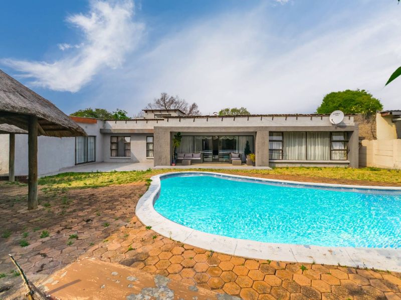 Exquisite Family Home in Sought-After Ontdekkerspark - Photo 6