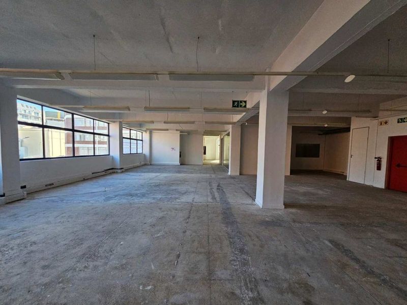 347m2 office to let in Loop Street - Photo 5