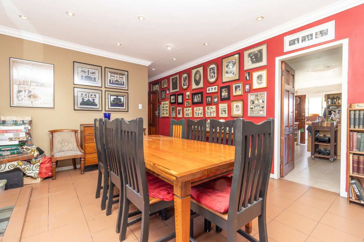 Charming Family Home with Endless Potential in Robindale - Photo 3