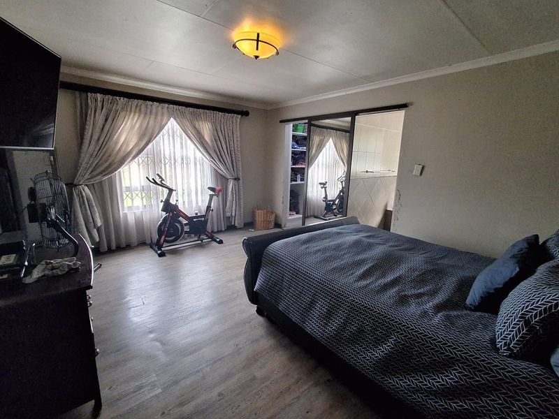 Prime 2.3-Hectare Smallholding with Excellent Business & Investment Potential - Photo 7