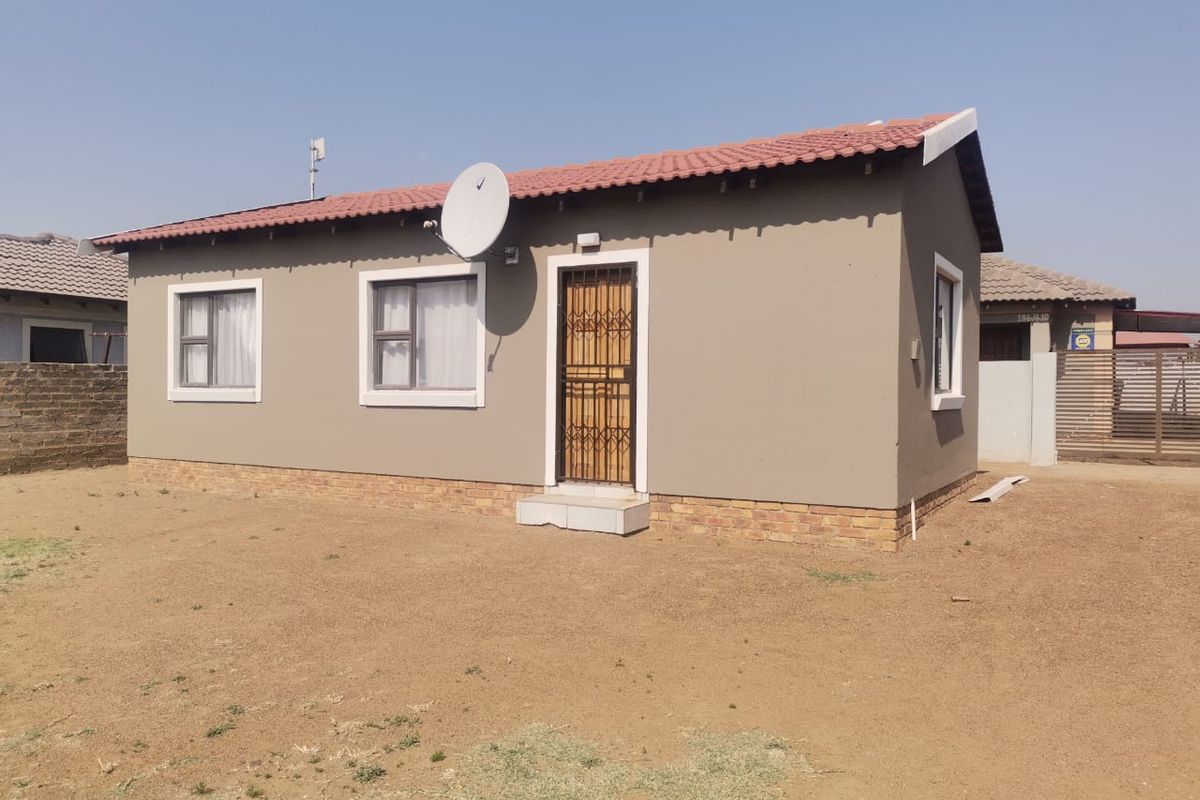 3 Bedroom House For Sale in Vanderbijlpark CE4 - Photo 2
