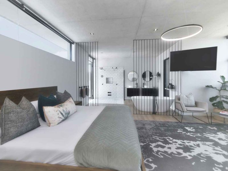 CONTEMPORARY RESIDENTIAL HOME - Photo 8