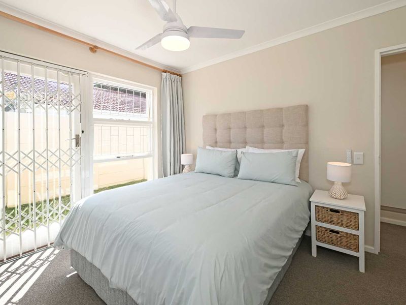 Stylish Lakeside Retreat – Beautifully Renovated, Pet-Friendly & Move-In Ready - Photo 10