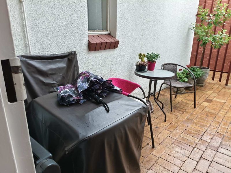 Small and cozy Garden Cottage for Rental - Photo 2