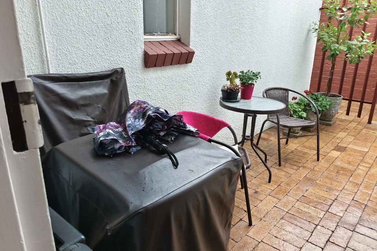 Small and cozy Garden Cottage for Rental - Photo 2