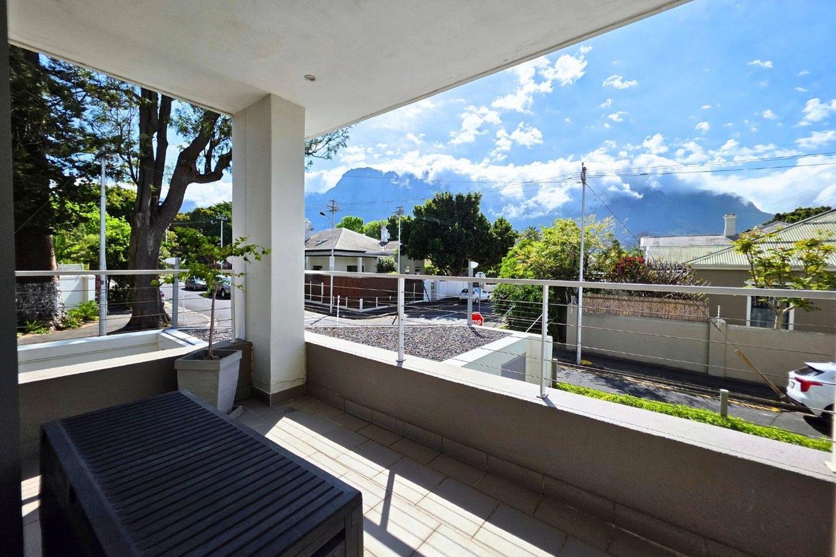 Modern 2-Bedroom Apartment with Magnificent Mountain Views - Photo 5