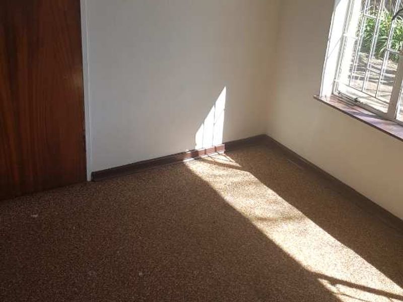 Spacious 3-Bedroom Home with Modern Flatlet – Perfect for Families - Photo 10