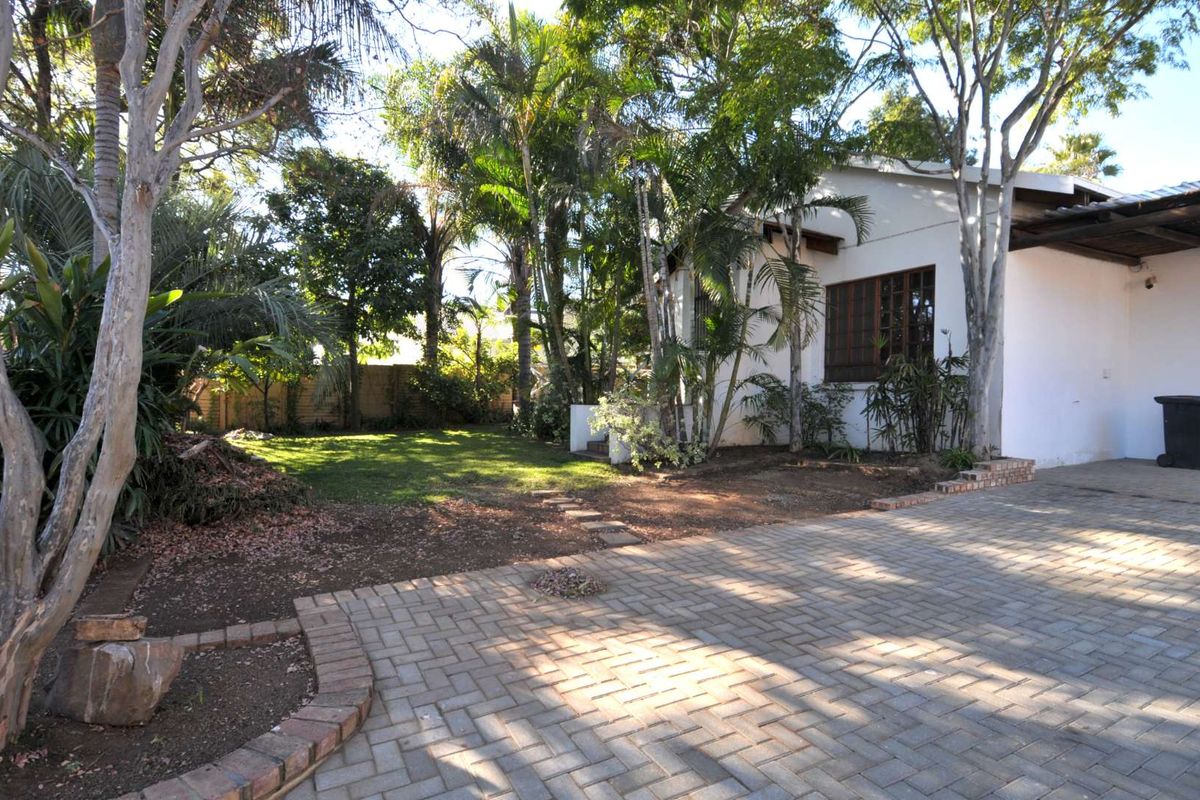 A Hidden Gem in the Heart of Menlo Park - Photo 3