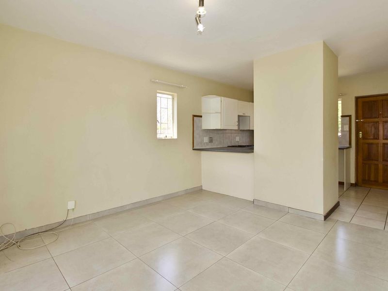 Fantastic Investment Property with a lock up garage - Photo 6