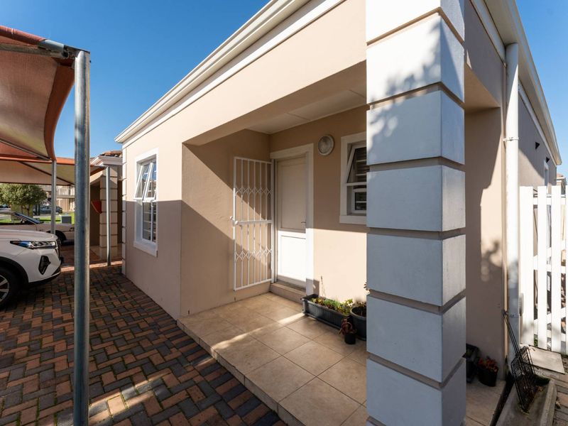 Charming 2-Bedroom Home with Mountain Views in Secure Estatev - Photo 3