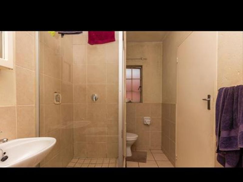 2 Bedroom Apartment for Sale - Photo 6