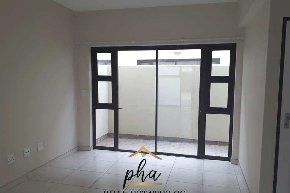 2 Bedroom Townnhouse in secure complex for sale in Walvis Bay for N$1 350 000.00 - Photo 4