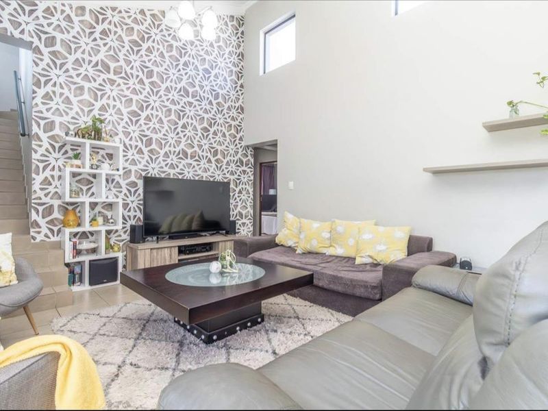 Modern 4-Bedroom Townhouse To Rent in Prime Midrand - Photo 10