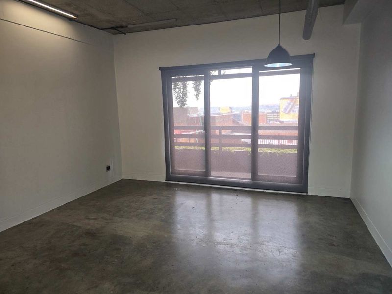 Chic Bachelor Apartment in Vibrant New Doornfontein - Photo 8