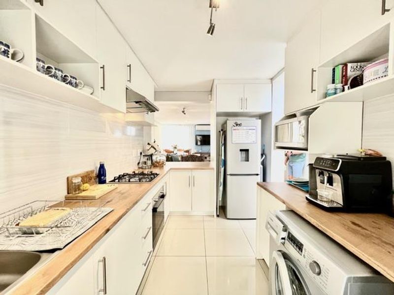 2 Bedroom Townhouse TO LET in Kleine Kuppe - Photo 9