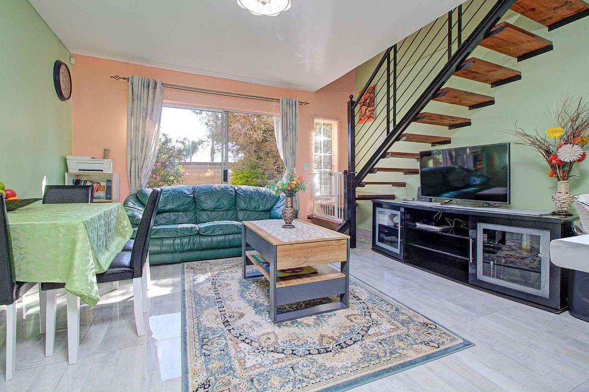 Solar-Powered Savings in Modern Oasis! - Photo 4