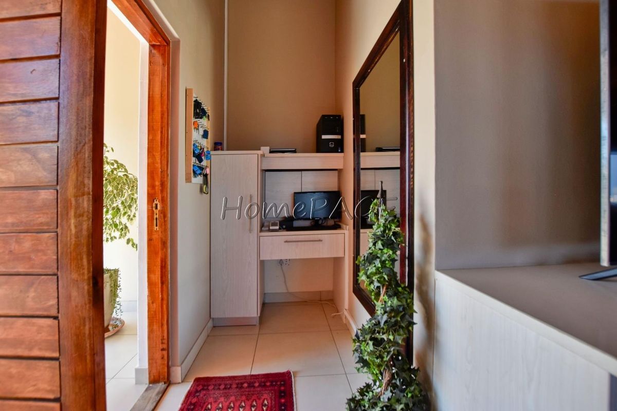 Mile 4 Ext 1, Swakopmund:  9 Bedr Versatile Property is for Sale - Photo 5