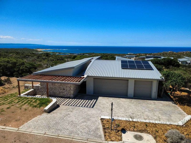 An architectural masterpiece - Skulpiesbaai Estate. - Photo 2