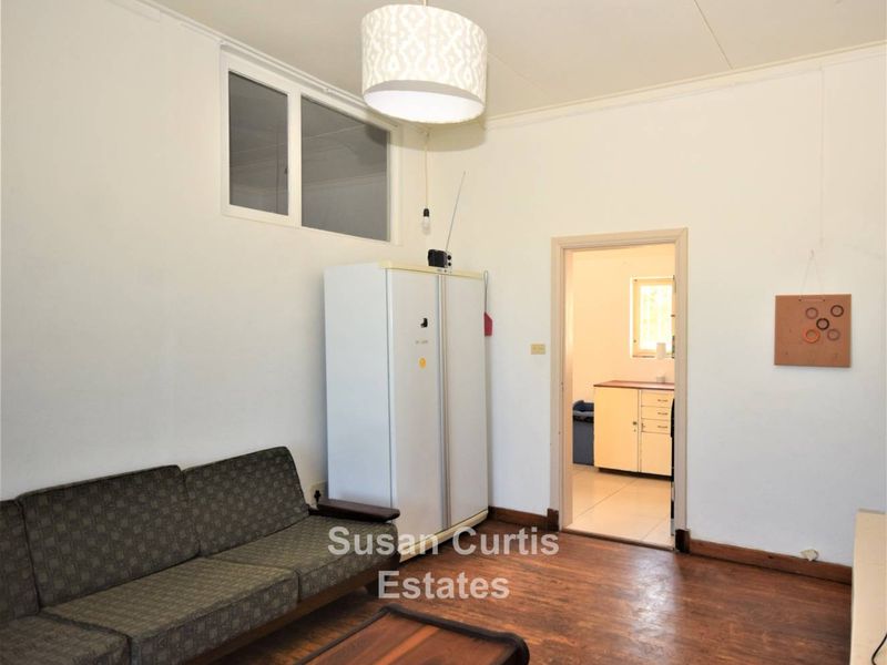 Prime Location - Photo 4