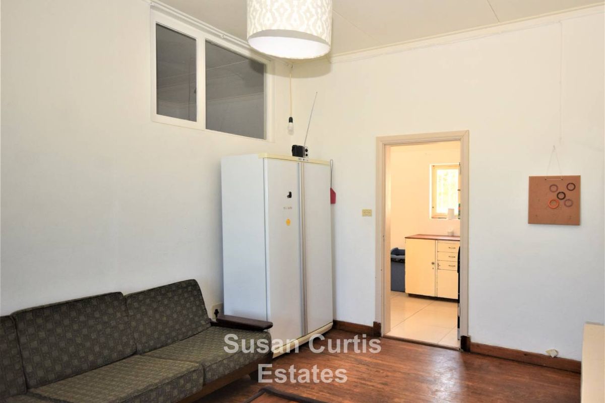 Prime Location - Photo 4