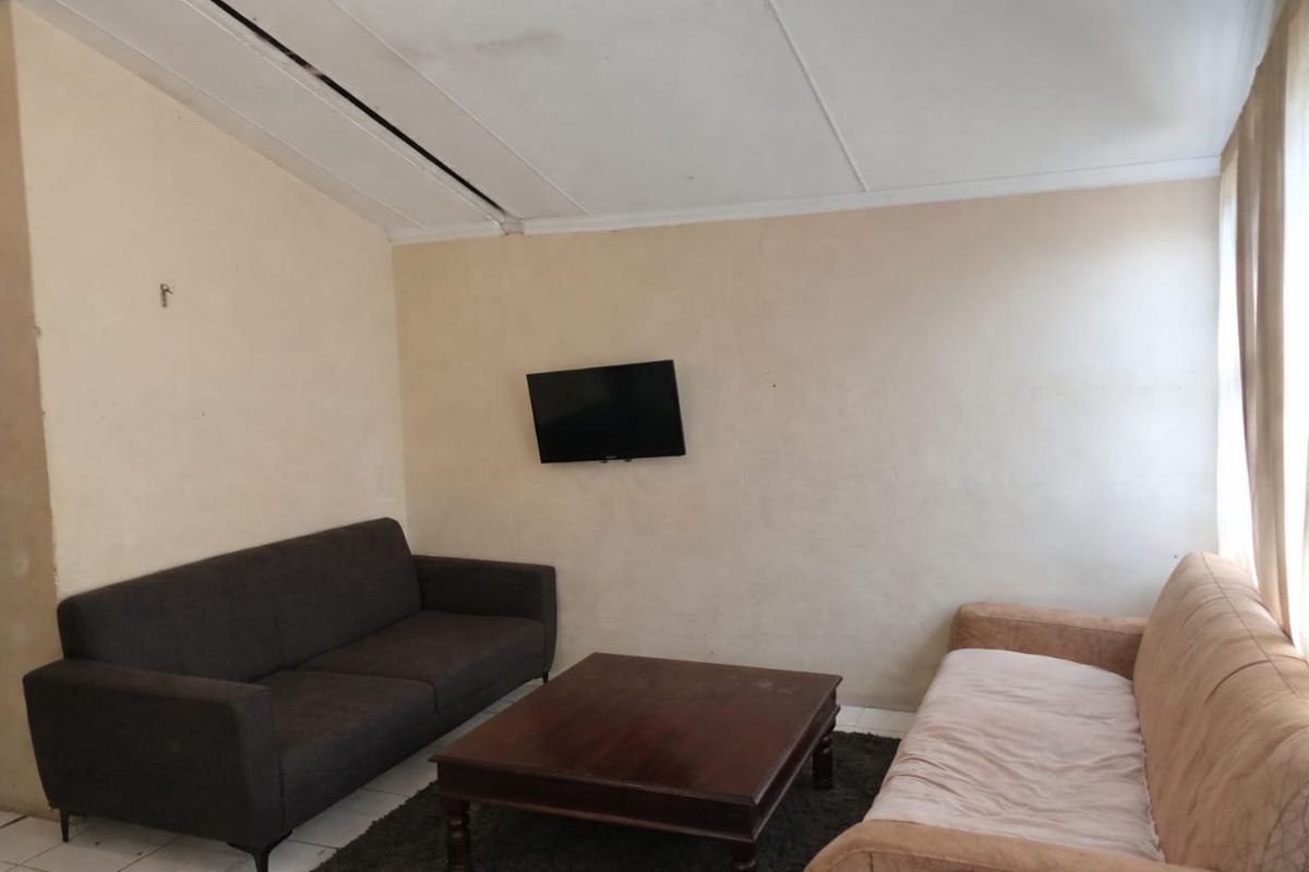 Charming 2-Bedroom House in Kuyasa - Spacious and Inviting - Photo 2