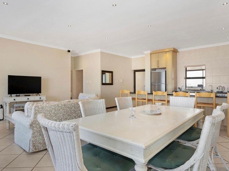 Fully furnished Penthouse with Panoramic Views – Waves Edge, Big Bay - Photo 7