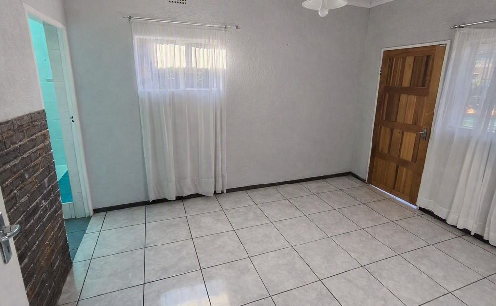 Granny flat - bedroom 2