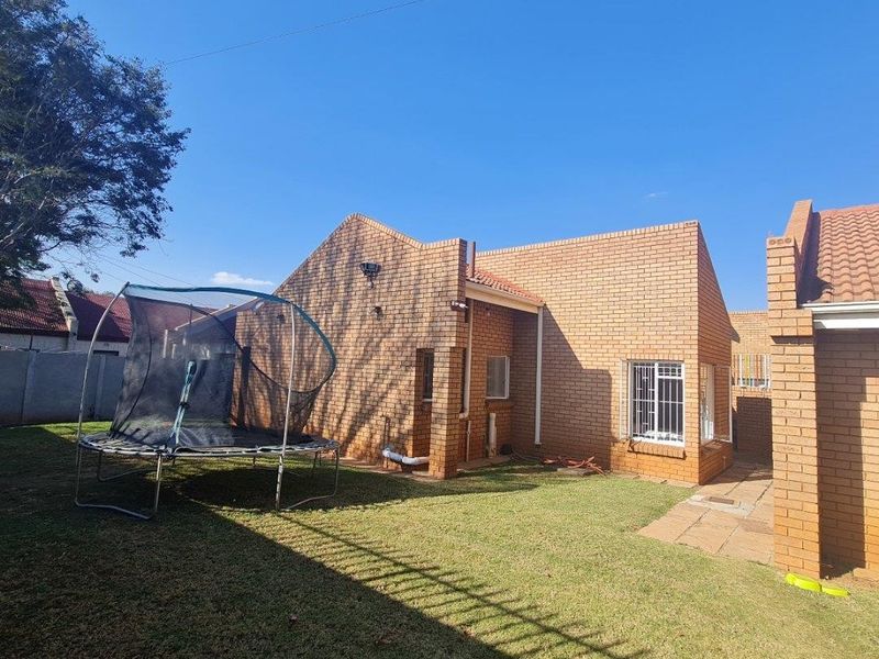 EXCLUSIVE MANDATE Lock up and go secure Duet. - Photo 7