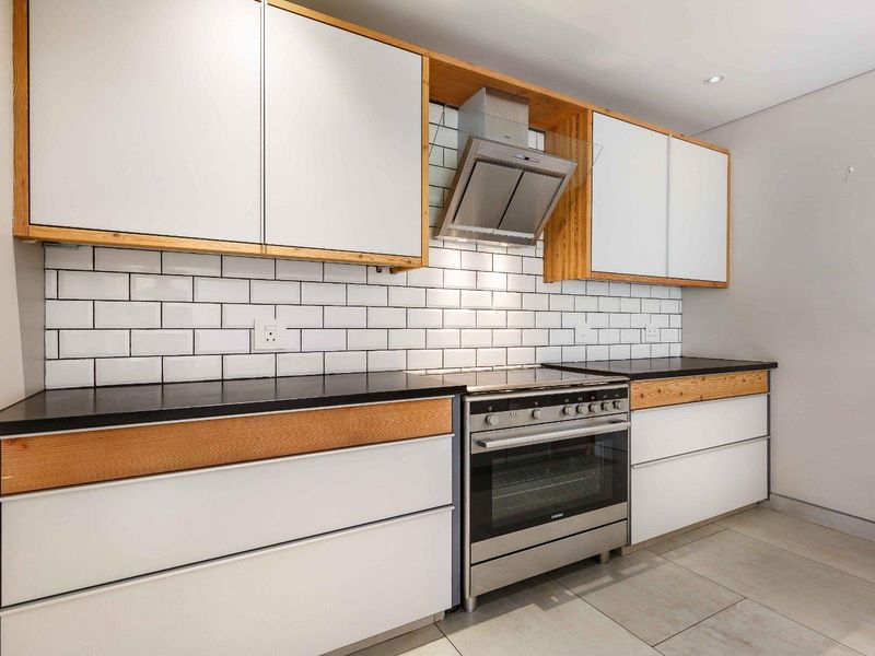 Large corner home in the popular Taemane Golf View Estate - Moreleta Park - Photo 8