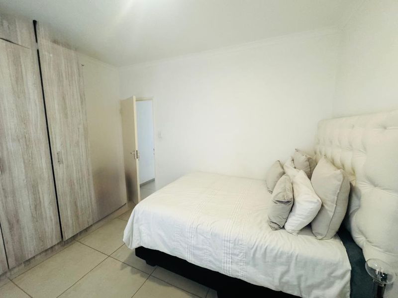 2 Bedroom Townhouse For Sale in Rocky Crest - Photo 6