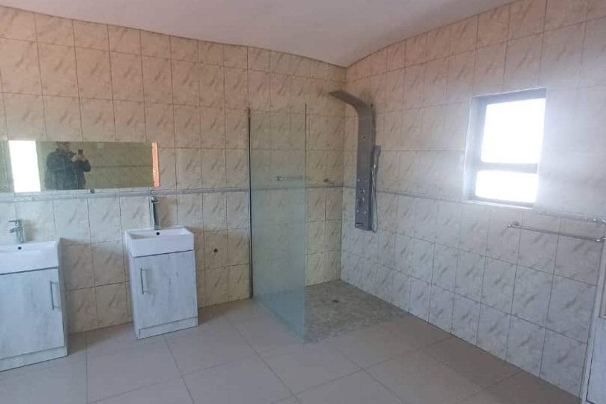 Eros Park - House for sale - Photo 2