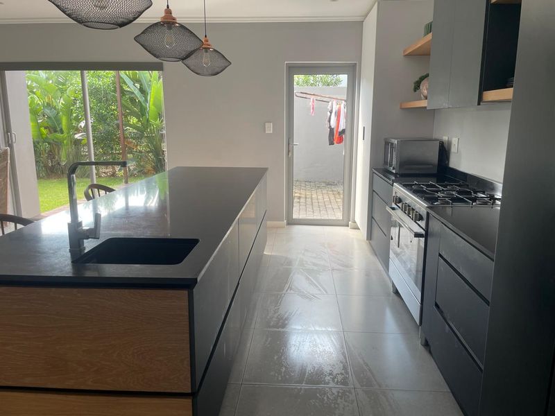 Beautiful Cluster for Sale in Palm Lakes Estate - Photo 7