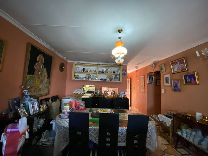 Stylish Freestanding Home in Newlands West – Tranquil Setting with Lush Gardens & Prime Convenience - Photo 9