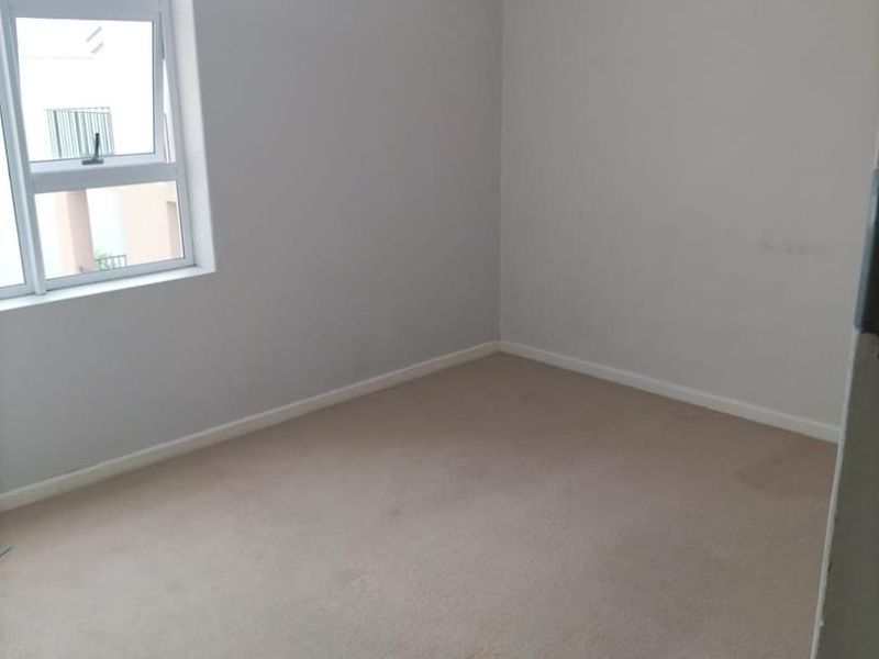 Popular Mont Blanc Complex - Close to all Amenities - Photo 8