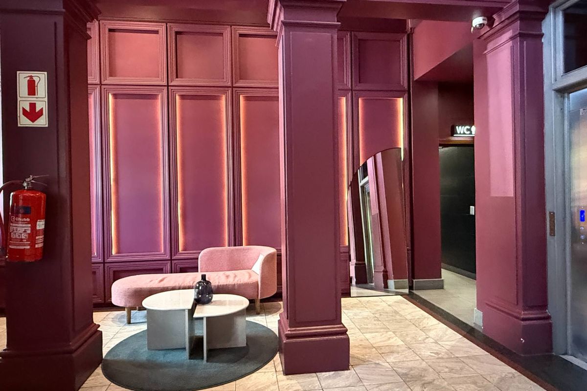 Top Floor 373m2 office with large balcony to let in North Wharf - Photo 4