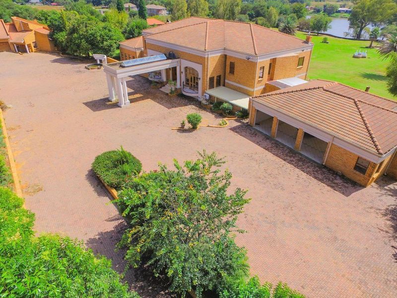 2 Houses, 2 Cottages on 2 Properties on the Vaal River - Photo 2