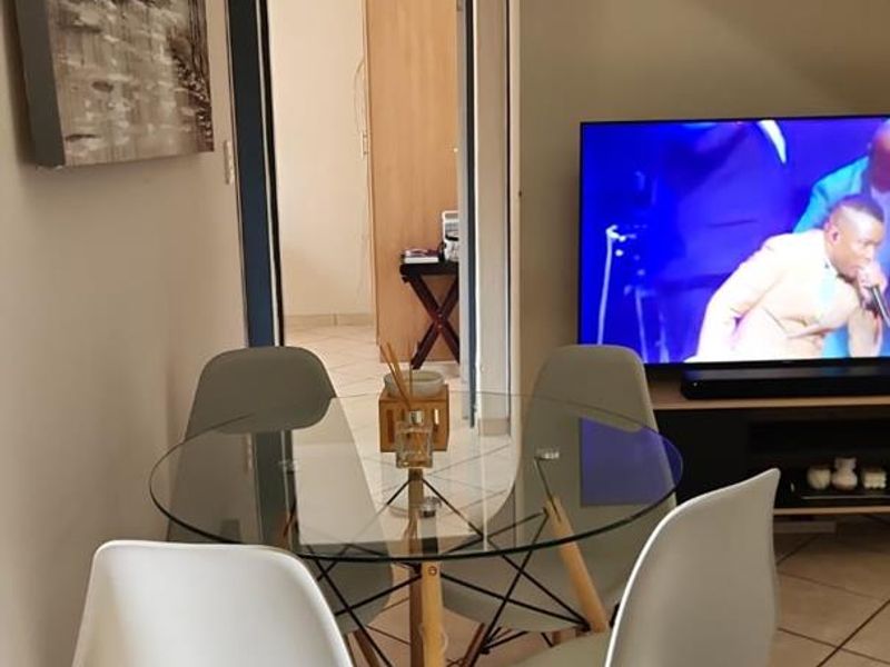 3 Bedroom Townhouse To Rent in Chantelle - Photo 4