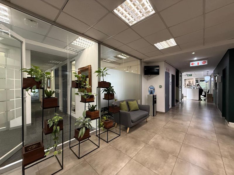 Prime Fully Serviced Office Space Available in Hyde Park - Photo 10