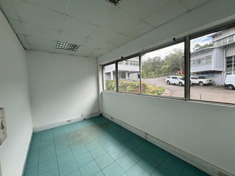 Neat Industrial Unit with Office Component in Secure Business Park - Photo 7